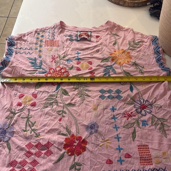 Like new! Johnny Was Katie Relaxed Drape 100 % Cotton raw hem Tee J13524 -2 - Picture 8 of 17